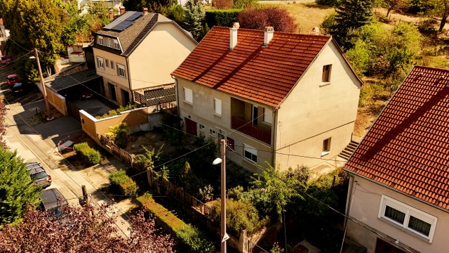Eladó családi ház, Vácon 139 M Ft, 5 szobás