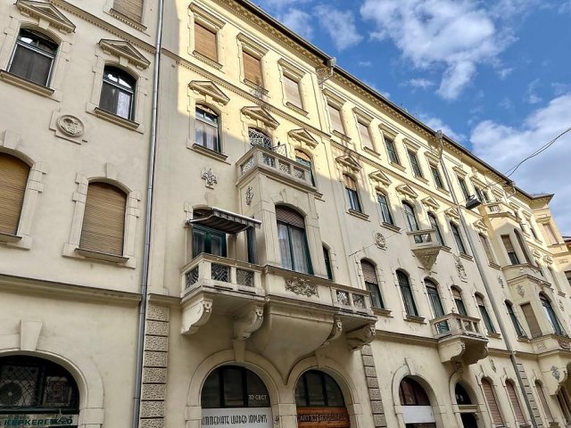 Eladó téglalakás, Budapesten, V. kerületben, Molnár utcában
