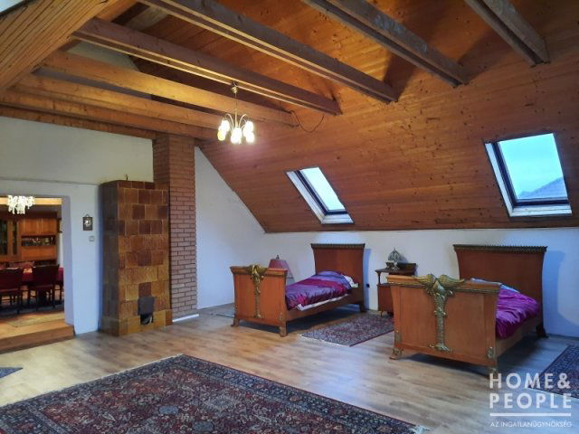 Eladó családi ház, Röszkén 119.99 M Ft, 10 szobás