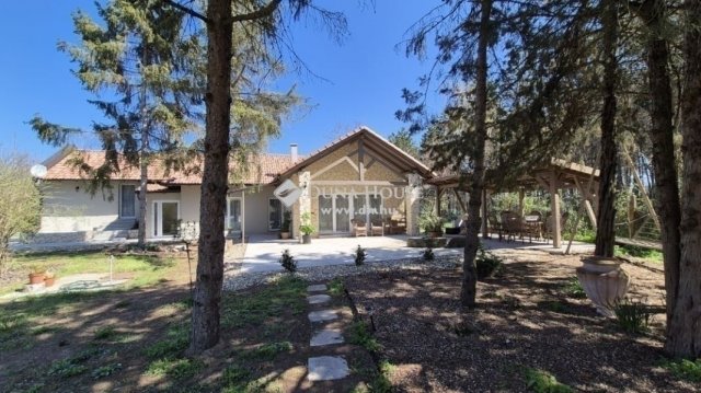 Eladó családi ház, Kecskeméten 95 M Ft, 4 szobás