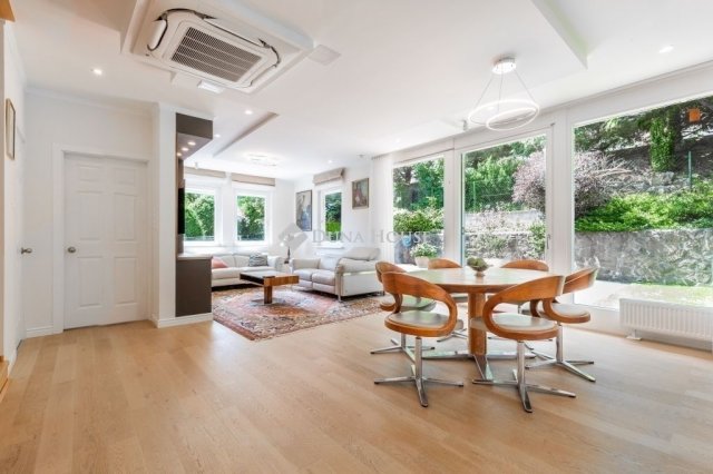 Eladó ikerház, Budapesten, II. kerületben 329 M Ft, 7 szobás