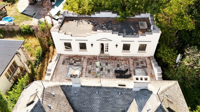 Eladó családi ház, Sződligeten 159.9 M Ft, 7 szobás