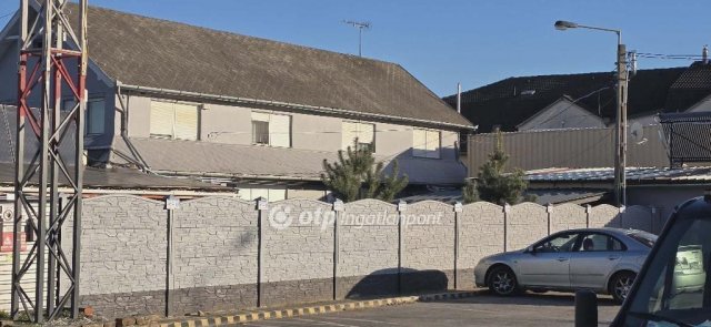 Eladó családi ház, Mikepércsen 550 M Ft, 35+5 szobás