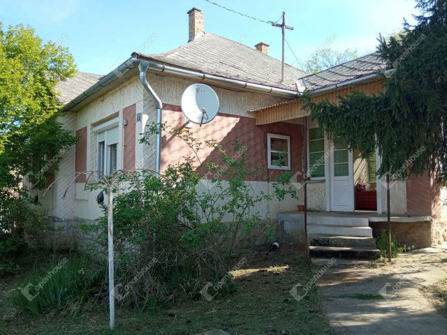 Eladó családi ház, Döbröközön 13.5 M Ft, 4 szobás