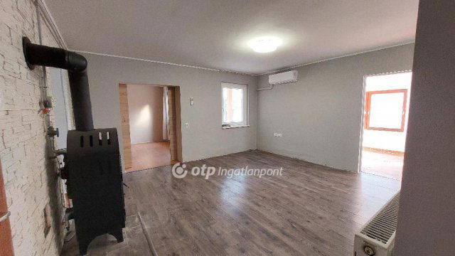 Eladó családi ház, Kisújszálláson 25 M Ft, 3 szobás