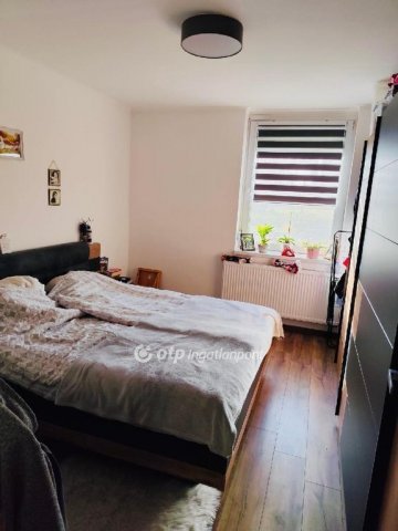 Eladó ikerház, Ajkán 65 M Ft, 2 szobás / költözzbe.hu
