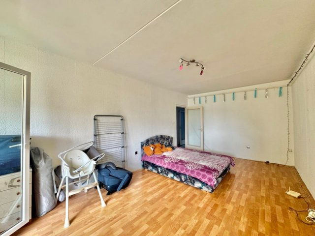 Eladó panellakás, Pécsett 39.9 M Ft, 2 szobás