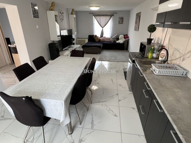 Eladó családi ház, Ercsiben 38 M Ft, 2 szobás