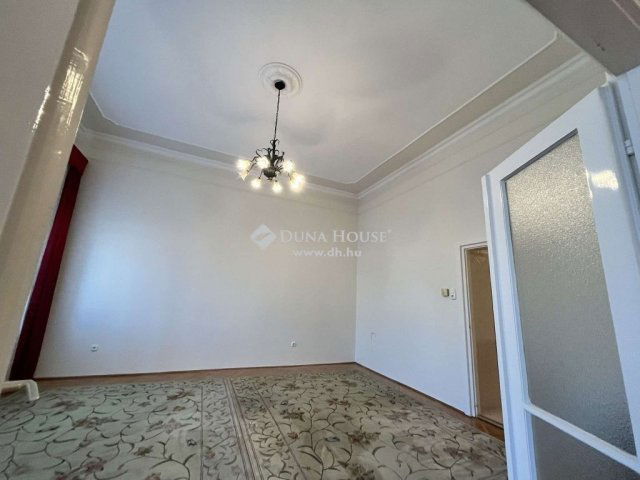 Kiadó téglalakás, albérlet, Kecskeméten 200 E Ft / hó