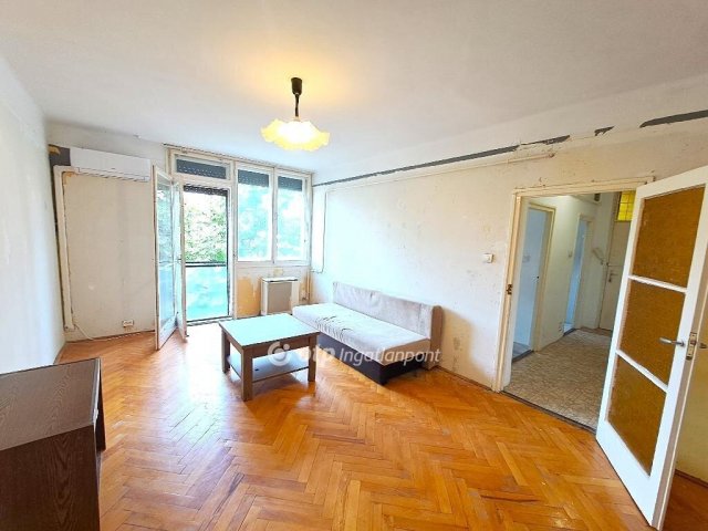 Eladó téglalakás, Szolnokon 24.9 M Ft, 1+1 szobás