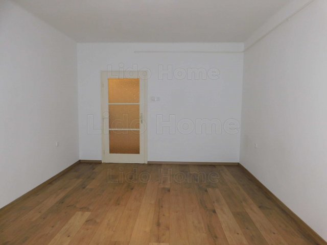 Eladó téglalakás, Keszthelyen 52.5 M Ft, 2 szobás