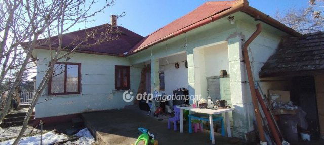 Eladó családi ház, Tápiószecsőn 43.5 M Ft, 2 szobás