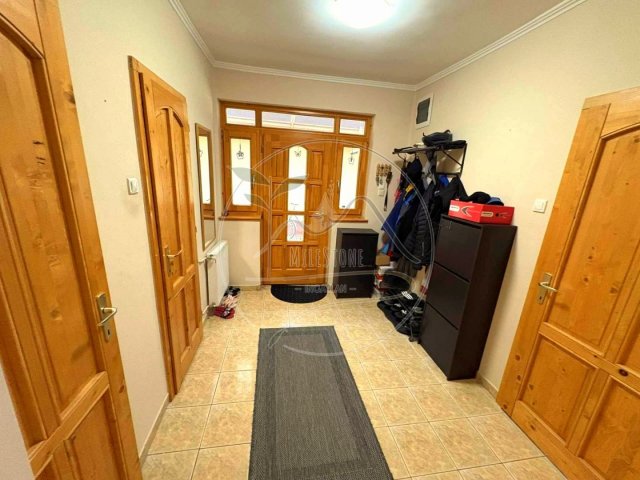 Eladó családi ház, Gyulán 69.99 M Ft, 5 szobás