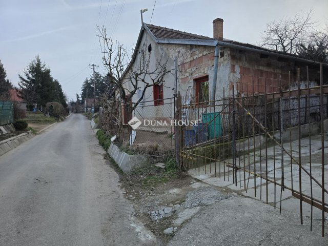 Eladó családi ház, Gyódon 7 M Ft, 3 szobás