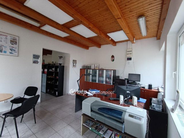 Eladó ipari ingatlan, Herceghalomon 90 M Ft / költözzbe.hu