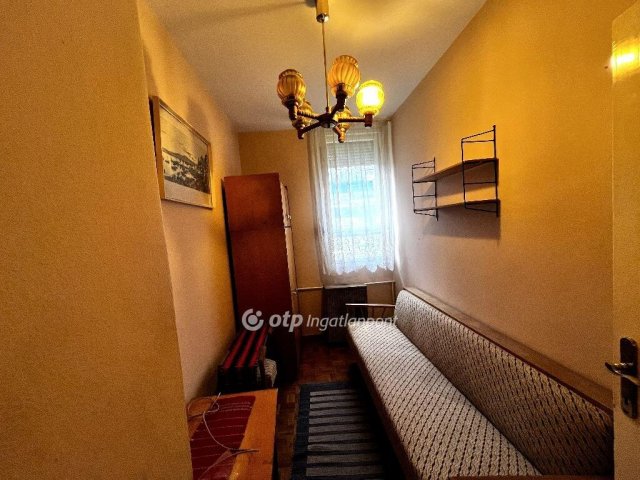 Eladó téglalakás, Zalaegerszegen 25.5 M Ft, 1+1 szobás