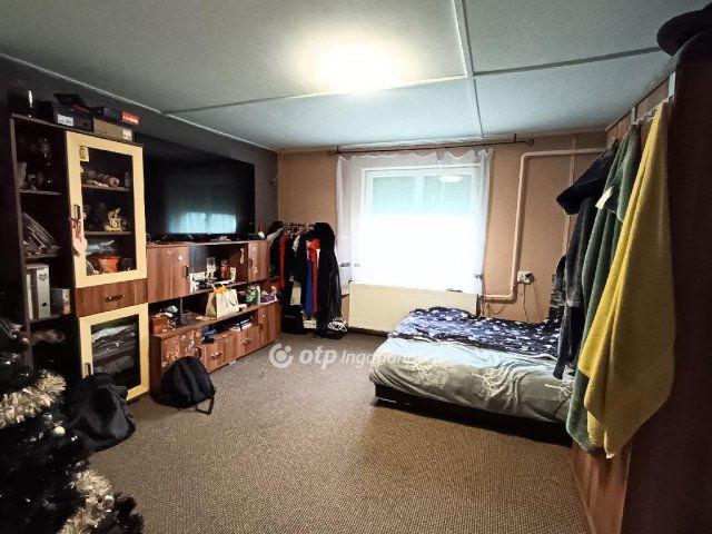 Eladó családi ház, Szentesen 16 M Ft, 2 szobás