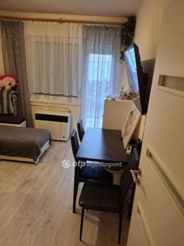 Eladó téglalakás, Hajdúszoboszlón 40 M Ft, 1+1 szobás