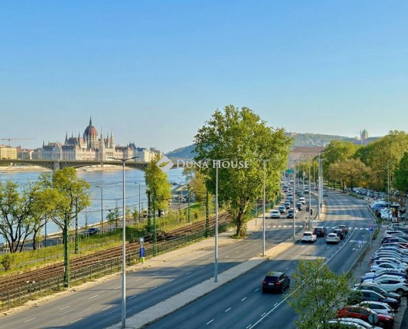 Eladó téglalakás, Budapesten, II. kerületben 115 M Ft, 3 szobás