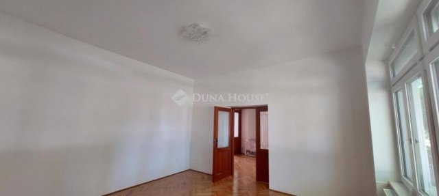 Eladó családi ház, Makón 79.99 M Ft, 4 szobás