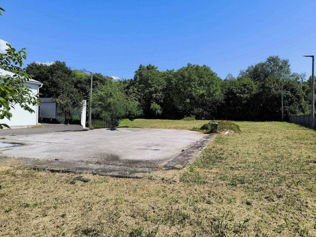 Eladó telek, Pécsett 50 M Ft / költözzbe.hu