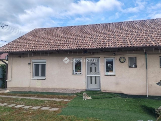Eladó családi ház, Zsámbokon 45 M Ft, 2 szobás