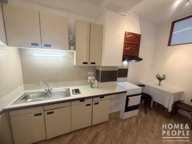 Eladó téglalakás, Szegeden 45 M Ft, 2 szobás