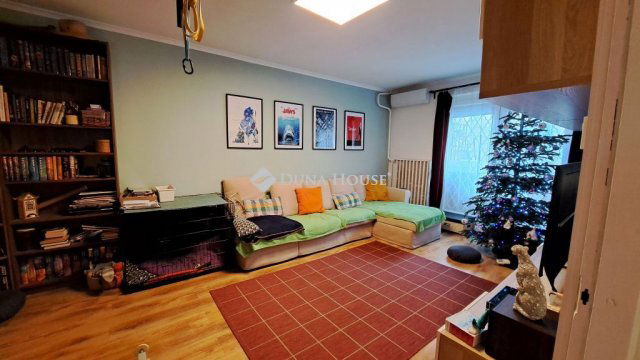 Eladó panellakás, Budapesten, XVII. kerületben, Újlak utcában