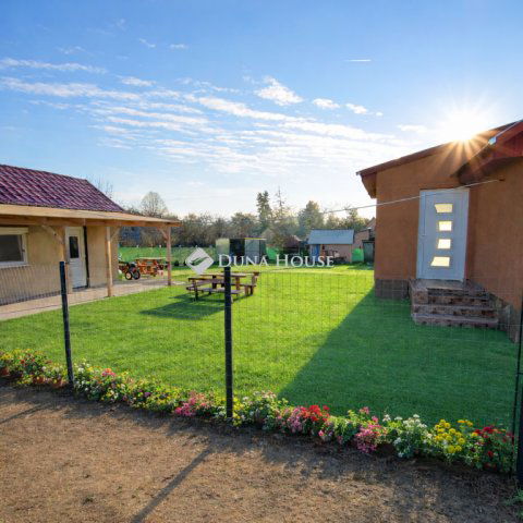 Eladó családi ház, Kecskeméten 28.7 M Ft, 1 szobás