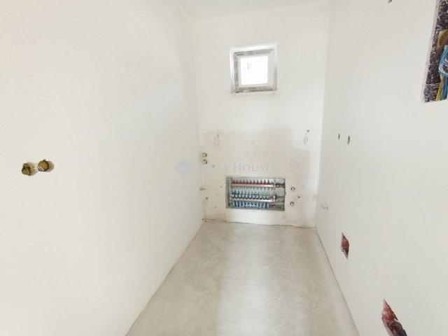 Eladó családi ház, Gombán 94.9 M Ft, 5 szobás