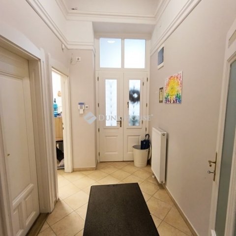 Eladó téglalakás, Szegeden 116.5 M Ft, 4 szobás