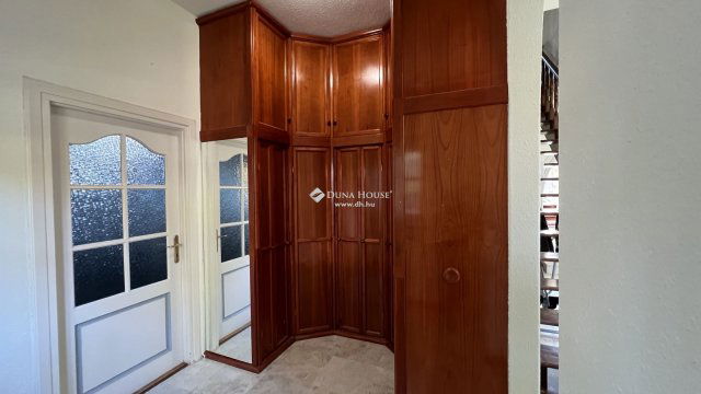 Eladó családi ház, Budapesten, XVI. kerületben 174 M Ft