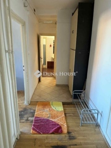 Eladó téglalakás, Pécsett 48 M Ft, 2 szobás