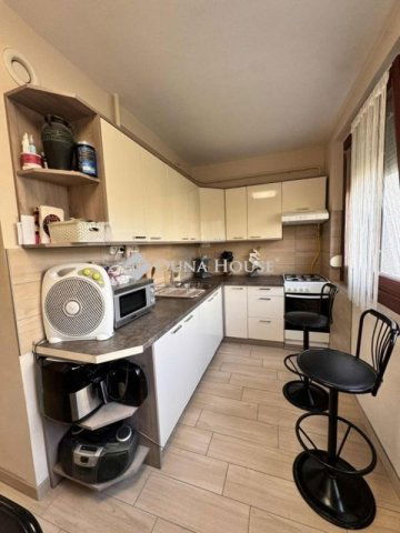 Eladó panellakás, Kecskeméten 48 M Ft, 3 szobás