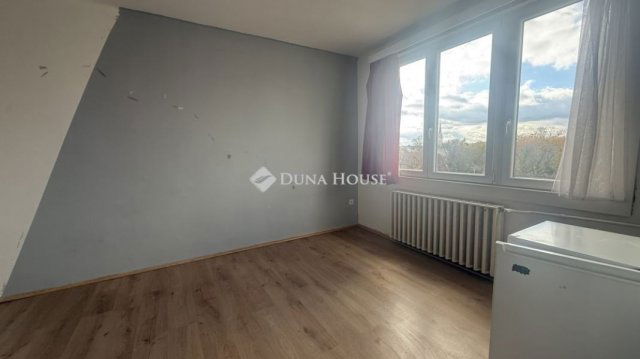 Eladó téglalakás, Szombathelyen 43 M Ft, 3 szobás