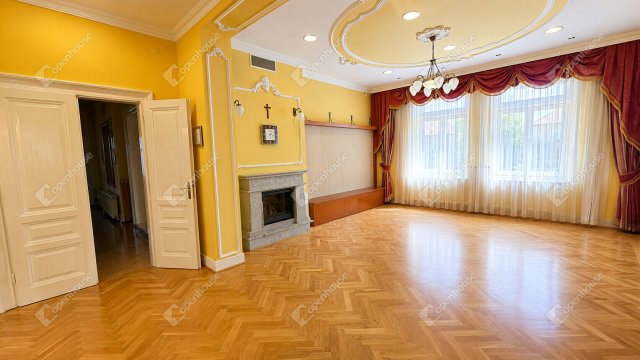 Eladó családi ház, Miskolcon 199 M Ft, 7 szobás