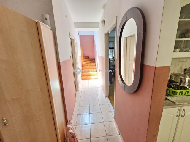 Eladó téglalakás, Pápán 59.15 M Ft, 3 szobás