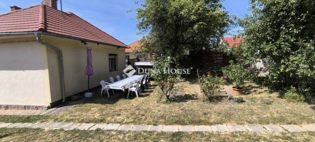 Eladó családi ház, Balatonalmádiban 85 M Ft, 2 szobás