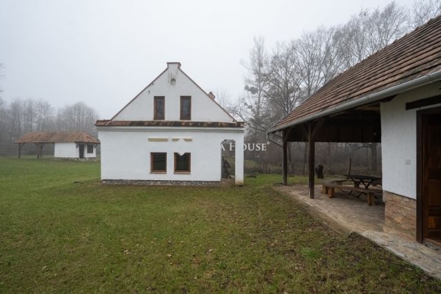 Eladó mezogazdasagi ingatlan, Pápateszéren 180 M Ft, 4 szobás