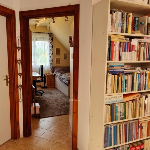 Eladó családi ház, Veszprémben 149.9 M Ft, 8+2 szobás
