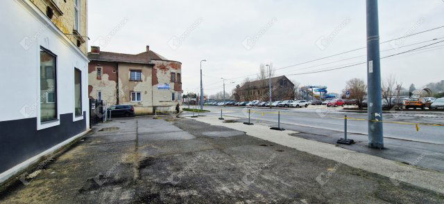 Eladó üzlethelyiség, Miskolcon 92 M Ft, 4 szobás