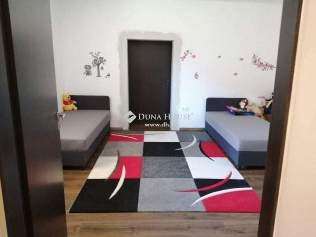 Eladó családi ház, Vecsésen 89.9 M Ft, 4 szobás