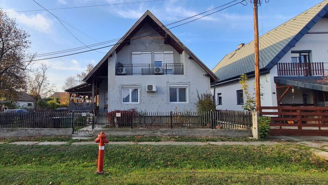 Eladó családi ház, Martonvásáron 139 M Ft, 5 szobás