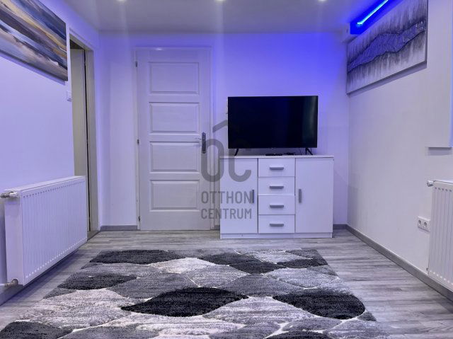 Eladó családi ház, Leányfaluban 60 M Ft, 2 szobás