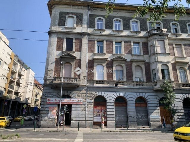 Eladó téglalakás, Budapesten, VI. kerületben 64.9 M Ft, 3 szobás