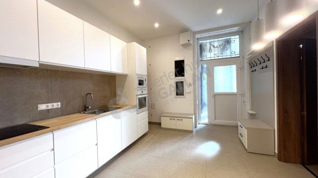 Eladó téglalakás, VII. kerületben, Péterfy Sándor utcában