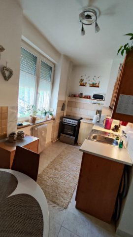 Eladó téglalakás, Komlón 24.5 M Ft, 2 szobás