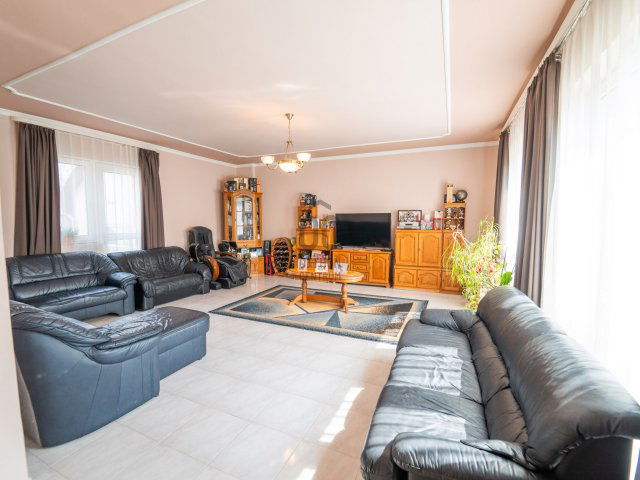 Eladó családi ház, Debrecenben 119.9 M Ft, 5 szobás