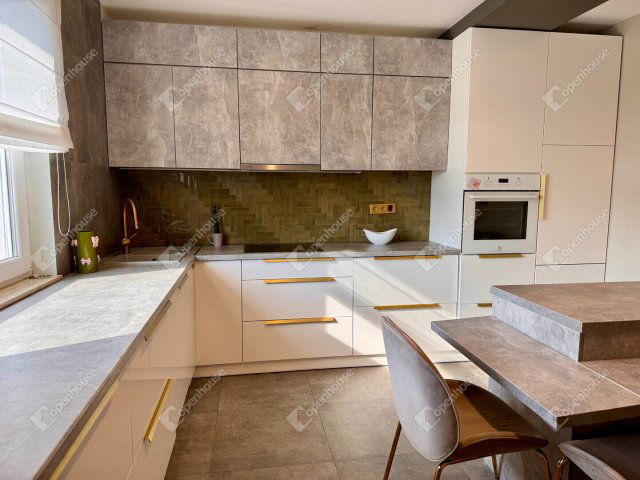 Eladó családi ház, Hegykőn 127.9 M Ft, 4 szobás