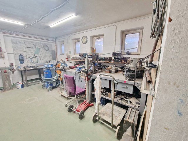 Eladó ipari ingatlan, Budapesten, XXI. kerületben 249 M Ft